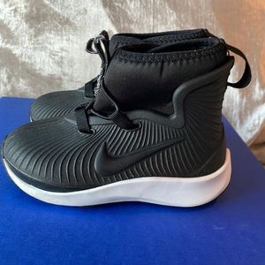 Nike Binzie Toddler Boots